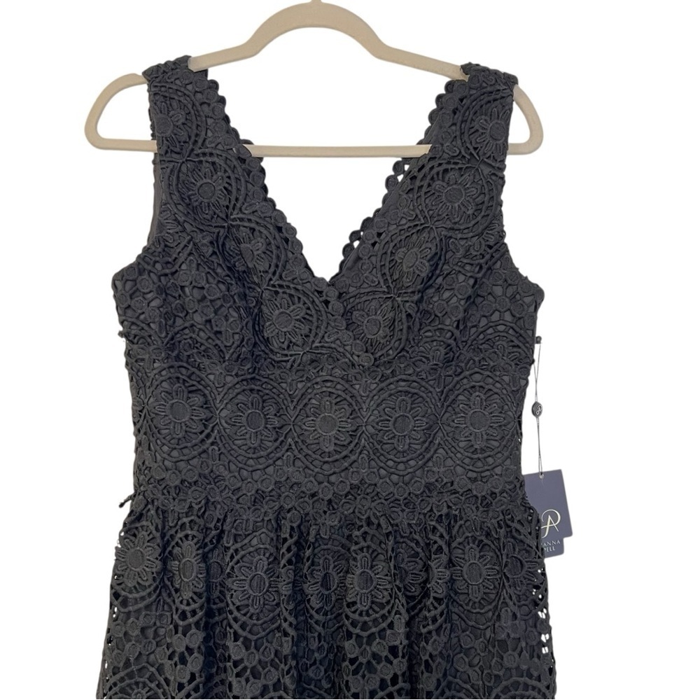 Adrianna Papell Allover Lace V Neck Fit & Flare Dress Black 8 NWT Cocktail Chic - Picture 2 of 5